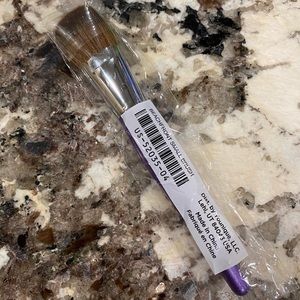 Younique Beachfront small brush